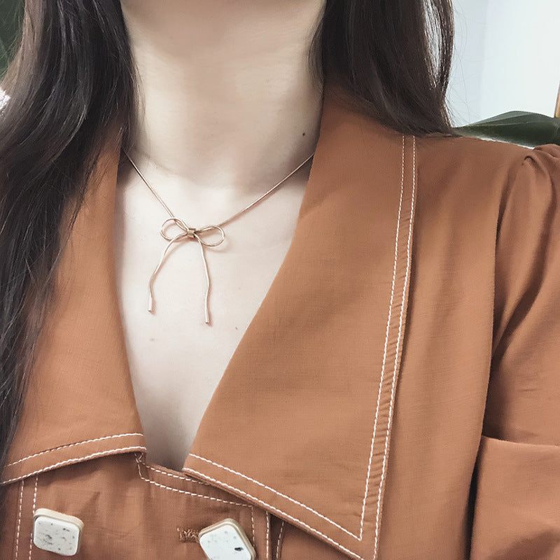 Bow Necklace